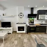 Holiday home Escapada De Relax Y Diseno Con Piscina Y Barbacoa *